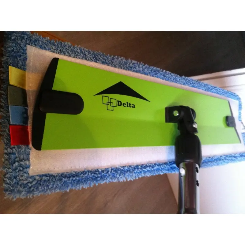 La mop microfibre Delta et son plateau articulé pour le lavage des sols