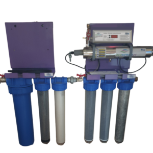 Station skid ecostream péniche pour le traitement de l'eau par UV et filtration