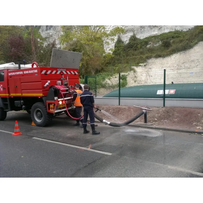 Essai des pompiers sur aspiration en sortie coudée