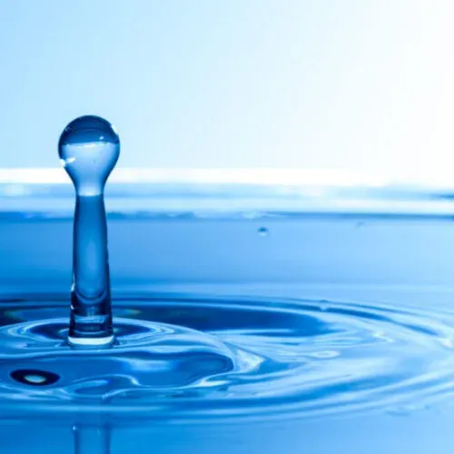 water-drop-fall-into-water-2023-11-27-05-03-08-utc-scaled-r3c1uy4moo5fuhvervudxsxbm6raetc212arw8nj48